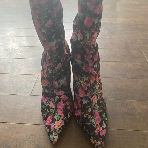 Steve Madden Lombard Floral Sock boots - Picture 12 of 15